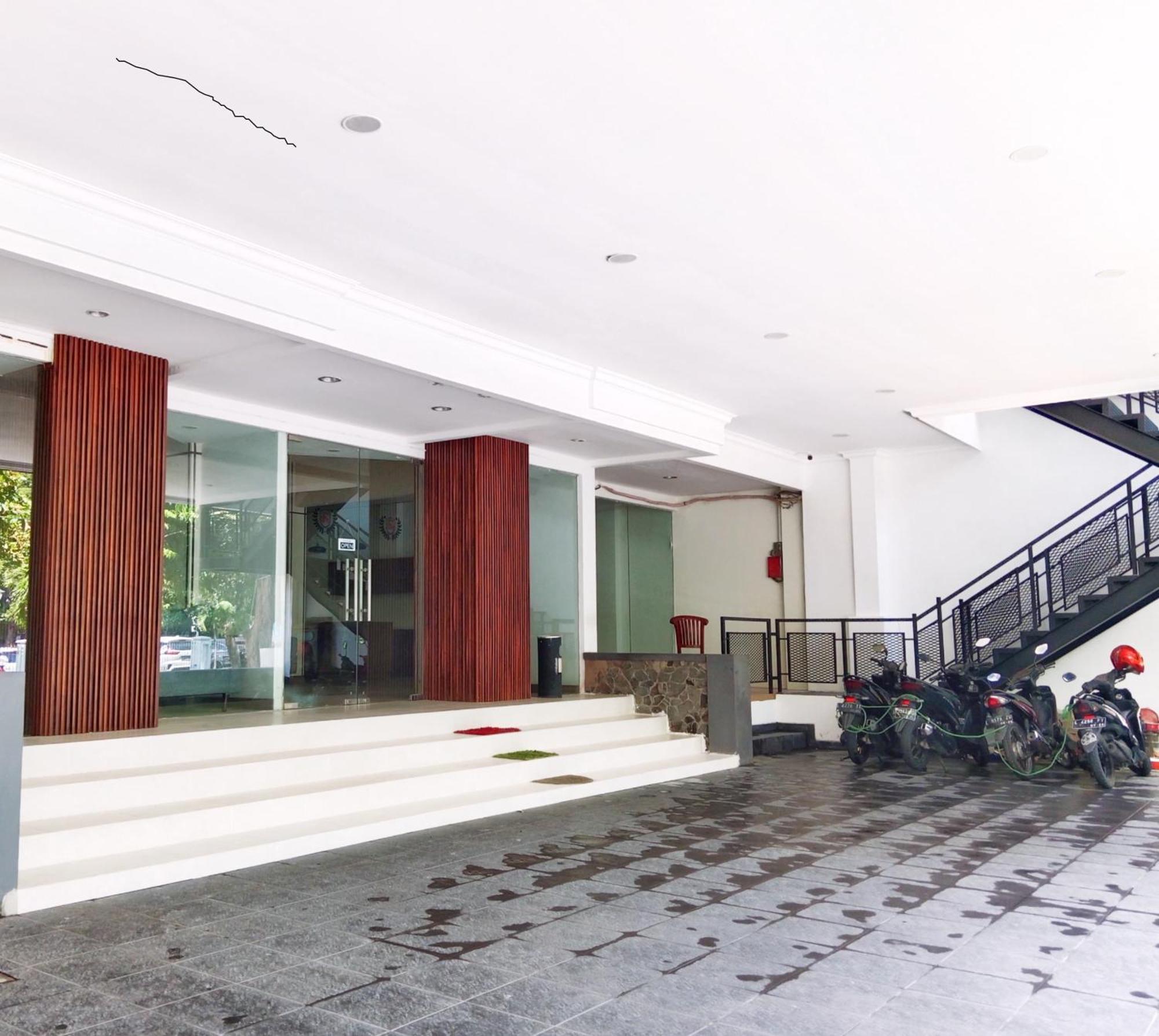 Andita Syariah Hotel Surabaya Exterior foto
